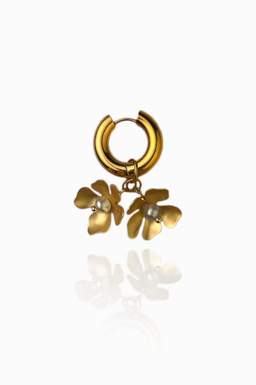 Pendant "Metal flowers with pearls"