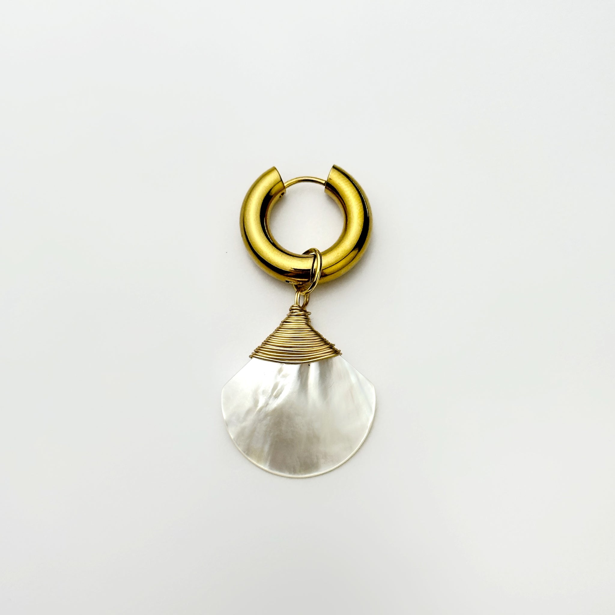 Pendant "Petal pearl"