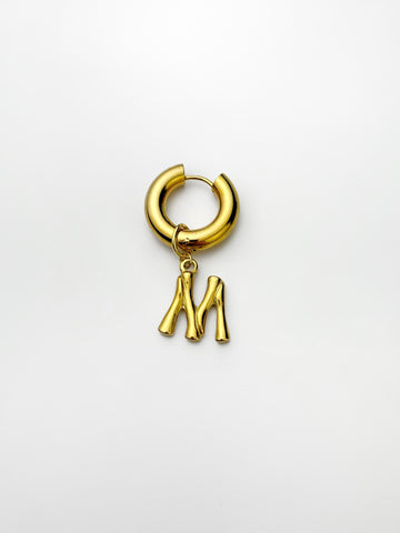 Pendentif "Lettre M" en métal