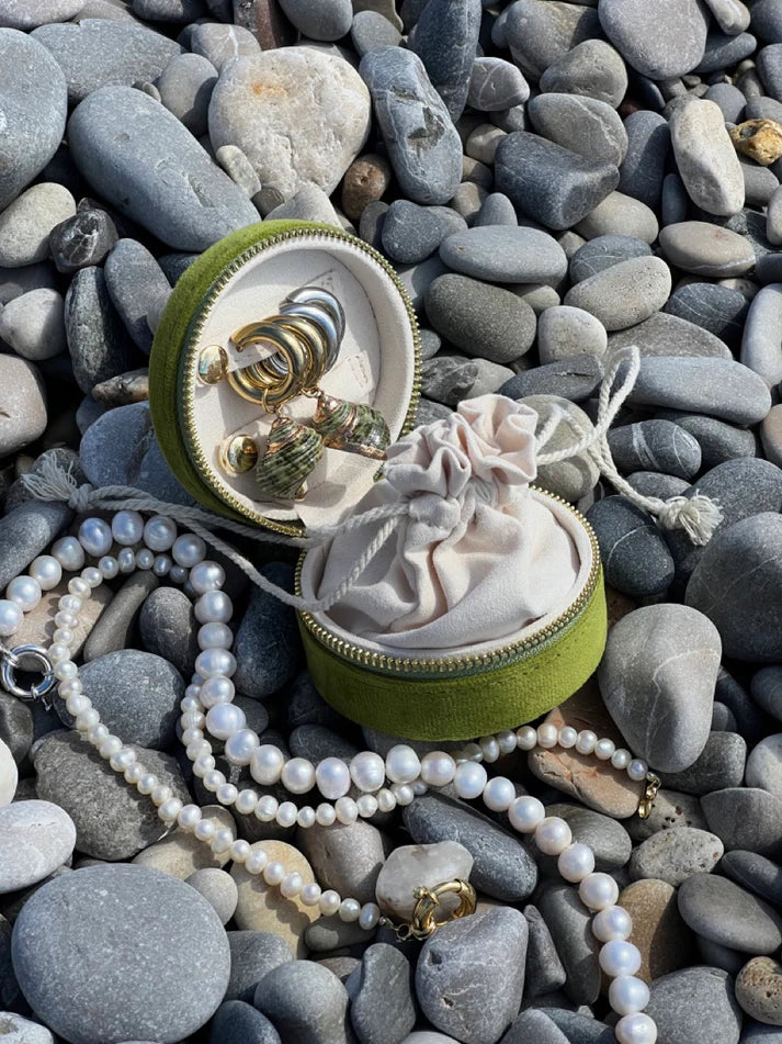 Pendant "Green sea shell"